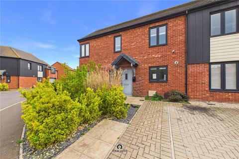 3 bed property, in Wainscot Drive, £240,000