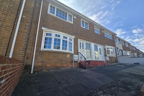 3 bed property, in Viceroy Street, £130,000
