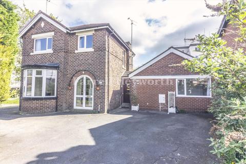 4 bed property, in Preston Road, £400,000