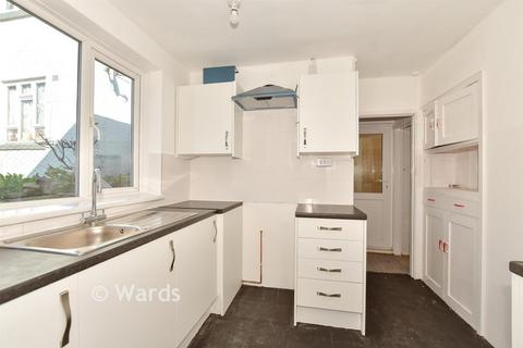 3 bed property, in Tennyson Place, £210,000