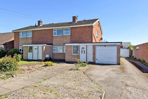 2 bed property, in Church Road, £165,000