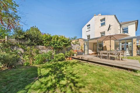 4 bed property, in Buckleigh Road, £1,185,000