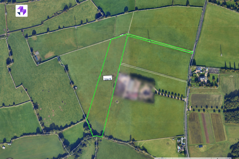 Land, in Manor Farm Court, £185,700