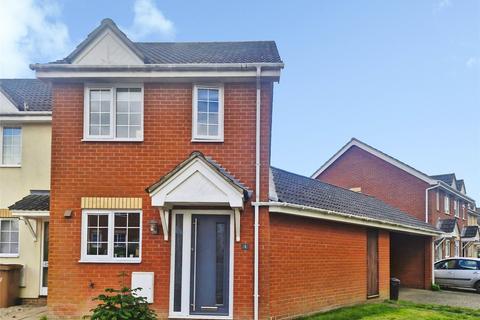 2 bed property, in Vetch Close, £220,000