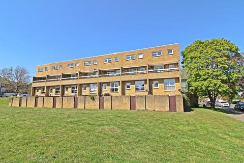 2 bed property, in Hayesford Park Drive, £325,000