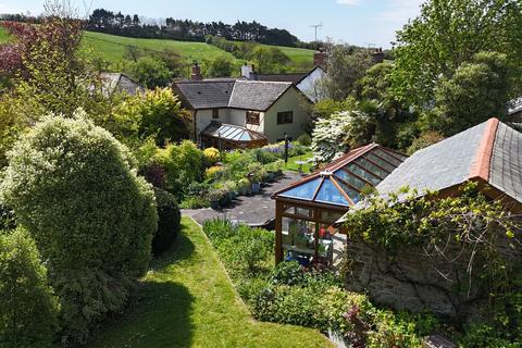 4 bed property, in Diddies, £695,000