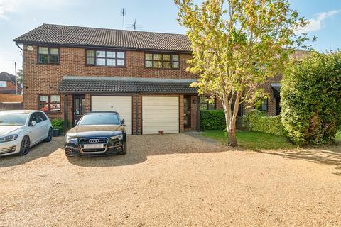 3 bed property, in Wagner Close, £500,000