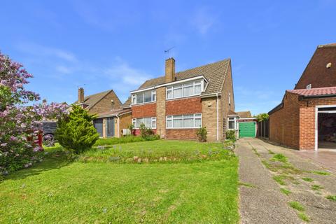 3 bed property, in Parlaunt Road, £535,000
