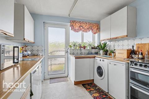 3 bed property, in Roosevelt Avenue, £280,000