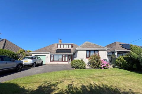 3 bed property, in Pembroke Road, £375,000