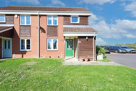 2 bed property, in Scotia Road PE21, £149,950