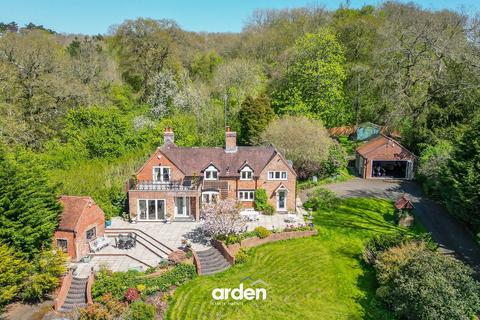 3 bed property, in Lea End Lane, £995,000