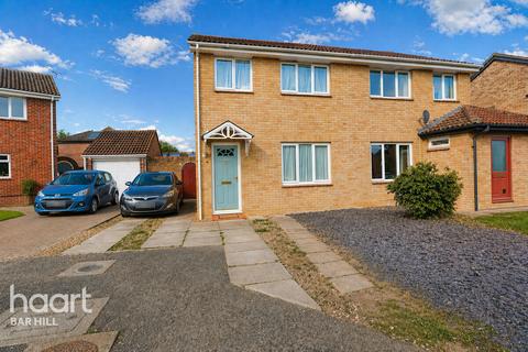 3 bed property, in Stonefield, £300,000