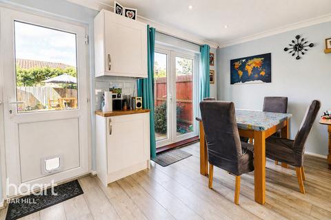 3 bed property, in Stonefield, £300,000