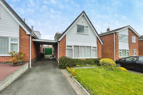 2 bed property, in Leconfield Road, £290,000