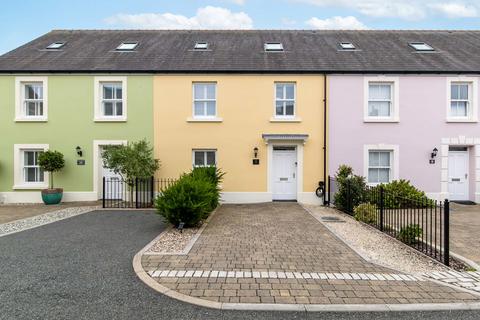 3 bed property, in Cottage Mews, £525,000