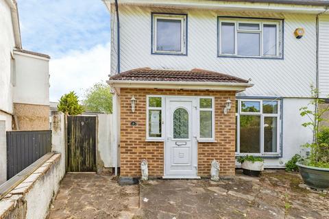 3 bed property, in Birstal Green, £350,000