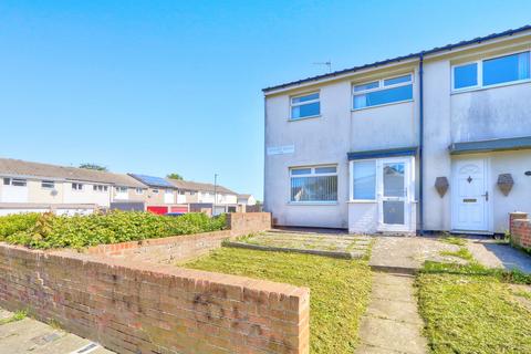 3 bed property, in Oakley Walk, £50,000