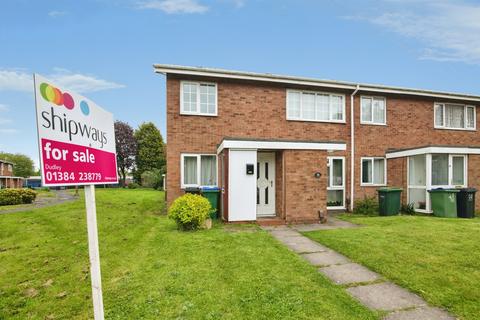 2 bed property, in Oakthorpe Gardens, £100,000