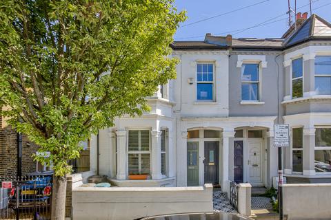 3 bed property, in Daphne Street, £699,000