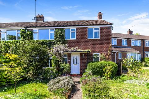 3 bed property, in Rectory Lane, £635,000