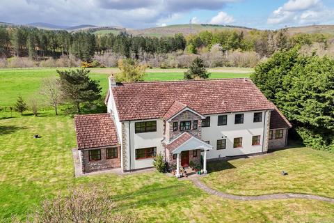 6 bed property, in Haugh Head, £720,000