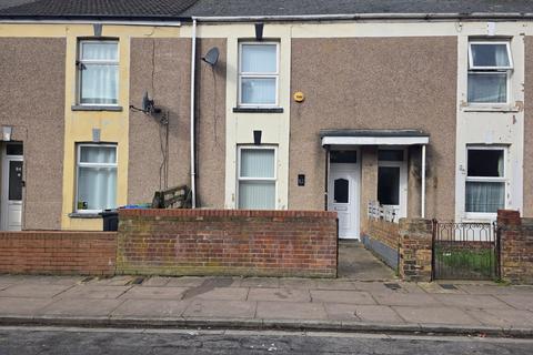 3 bed property, in Willingham Street, £85,000