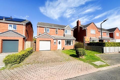 4 bed property, in Fairways, £460,000