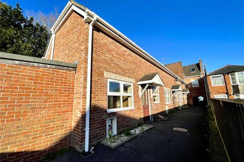 6 bed property, in Wimborne Road, £450,000