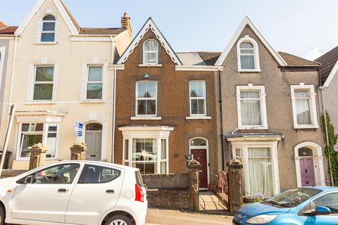 4 bed property, in Finsbury Terrace, £250,000