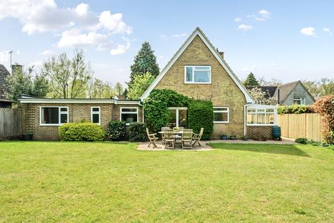 4 bed property, in Hewshott Grove, £850,000