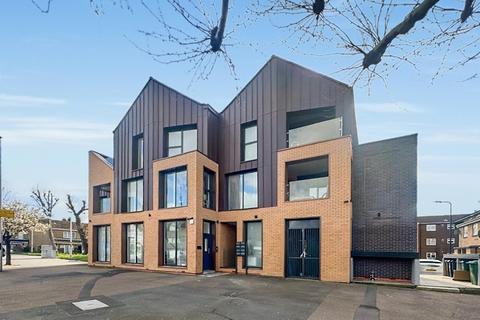 1 bed property, in Crownfield Road, £2,100,000