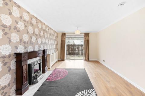 3 bed property, in Macfarlane Place, £175,000