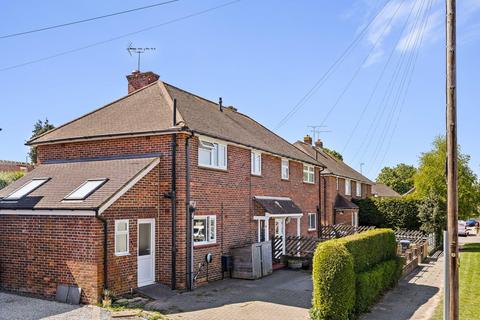 3 bed property, in Allens Close, £450,000