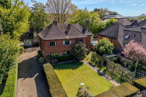 4 bed property, in Little Latchetts, £1,100,000