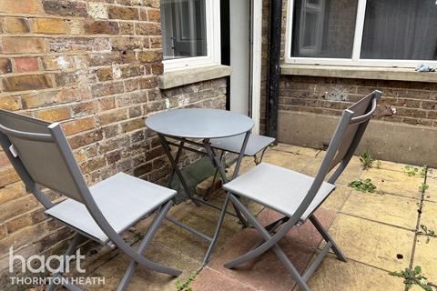 2 bed property, in Northborough Road, £415,000