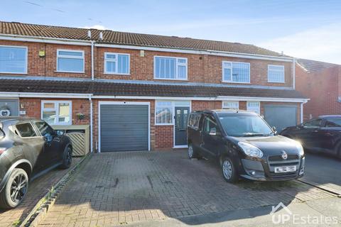 3 bed property, in Blackburn Road, £205,000