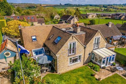 5 bed property, in Cooks Lane, £970,000