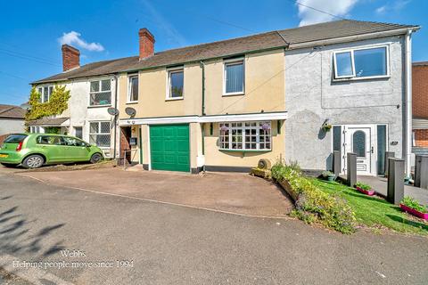 6 bed property, in Norton Green Lane, £325,000
