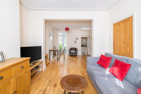 3 bed property, in Roseberry Park, £325,000