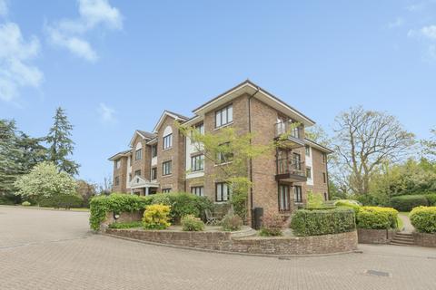 2 bed property, in Kingswood Road, £375,000