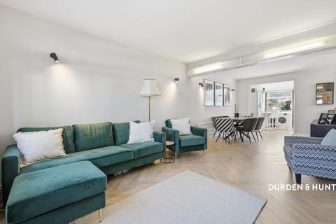 3 bed property, in Benhurst Avenue, £535,000