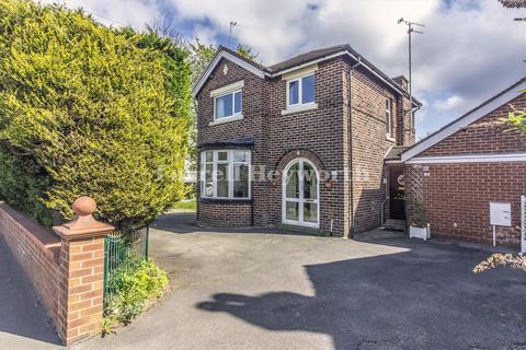 3 bed property, in Preston Road, £275,000