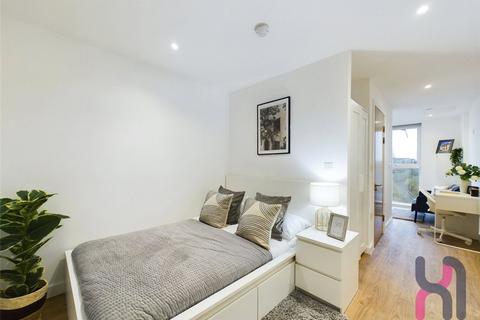 1 bed property, in Cheltenham Place, £110,000