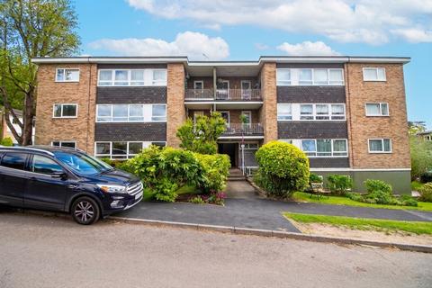 2 bed property, in The Hoe, £370,000