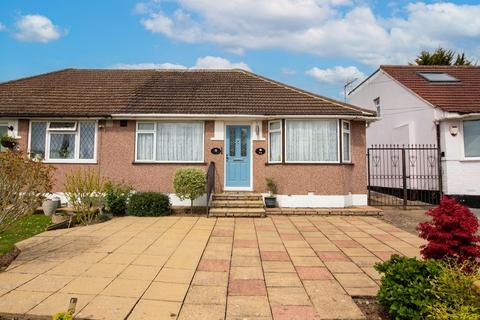 2 bed property, in Carpenders Avenue, £485,000