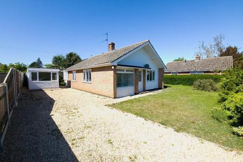 3 bed property, in Willow Close, £295,000