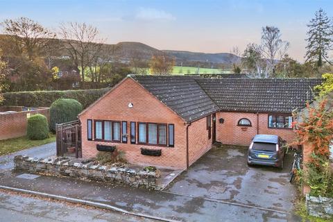 2 bed property, in 7 Willow Park, £245,000
