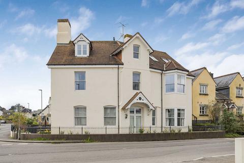 3 bed property, in Dartmoor Court, £190,000