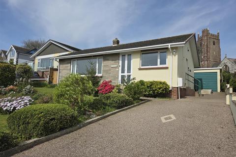 2 bed property, in Churchfields, £469,000